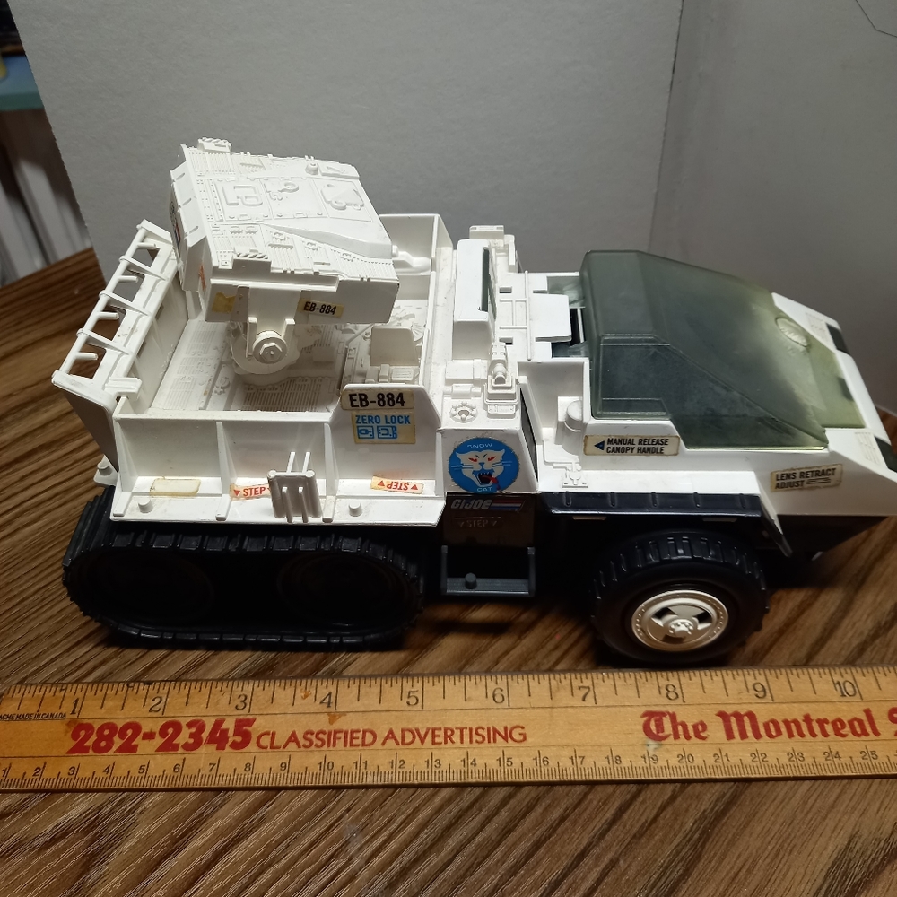 Hasbro 1985 G.I. Joe Snow Cat Action Vehicle Model